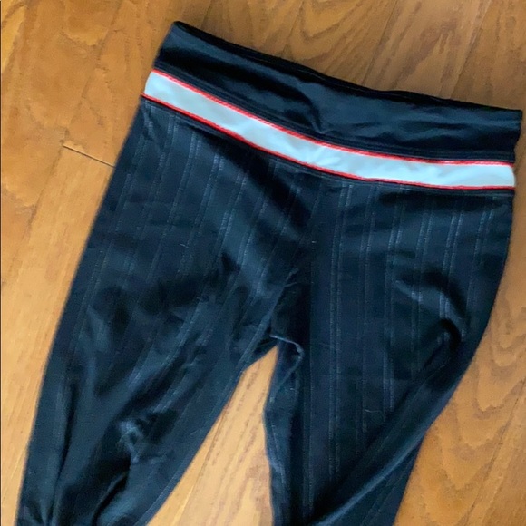Lululemon black luon pants legging groove pants 4 - Picture 3 of 7